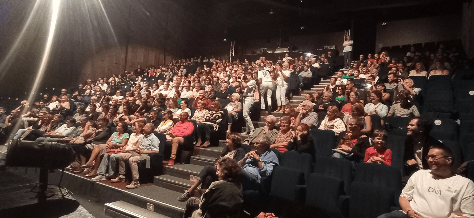 Lancement de la Marche des 21 devant une salle pleine à craquer